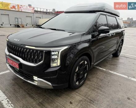 Черный Киа Карнивал, объемом двигателя 2.2 л и пробегом 12 тыс. км за 67000 $, фото 1 на Automoto.ua