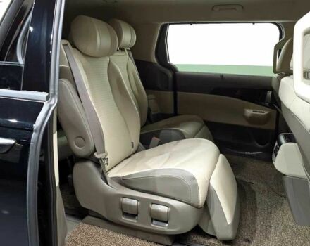 Чорний Кіа Карнівал, об'ємом двигуна 1.6 л та пробігом 2 тис. км за 36600 $, фото 8 на Automoto.ua