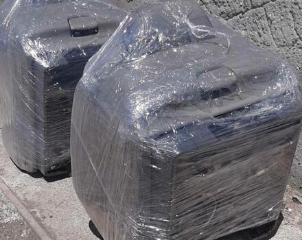 Черный Киа Карнивал, объемом двигателя 2 л и пробегом 250 тыс. км за 23000 $, фото 6 на Automoto.ua