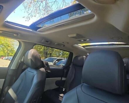 Черный Киа Карнивал, объемом двигателя 0 л и пробегом 56 тыс. км за 38300 $, фото 9 на Automoto.ua