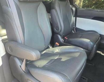 Черный Киа Карнивал, объемом двигателя 0 л и пробегом 56 тыс. км за 38300 $, фото 7 на Automoto.ua