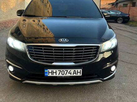 Черный Киа Карнивал, объемом двигателя 2.2 л и пробегом 168 тыс. км за 23000 $, фото 1 на Automoto.ua