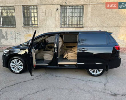 Чорний Кіа Карнівал, об'ємом двигуна 2.2 л та пробігом 168 тис. км за 22800 $, фото 1 на Automoto.ua