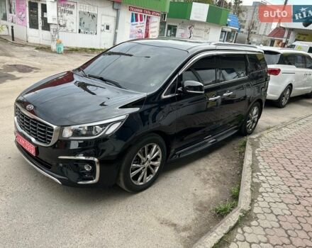 Черный Киа Карнивал, объемом двигателя 2.2 л и пробегом 150 тыс. км за 20700 $, фото 1 на Automoto.ua