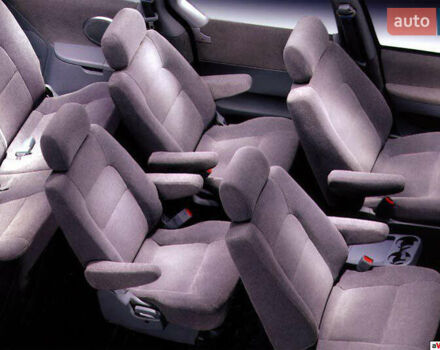 Красный Киа Карнивал, объемом двигателя 2.9 л и пробегом 250 тыс. км за 6000 $, фото 26 на Automoto.ua