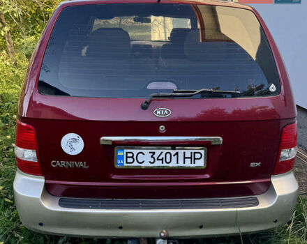 Красный Киа Карнивал, объемом двигателя 2.9 л и пробегом 250 тыс. км за 6000 $, фото 3 на Automoto.ua