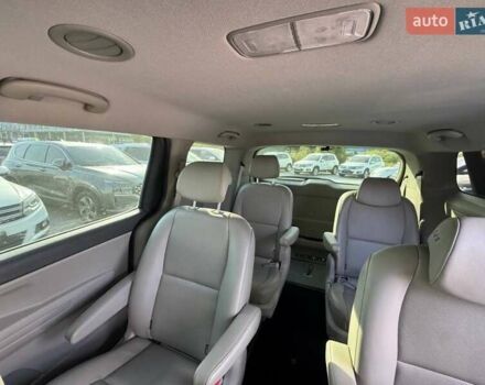 Красный Киа Карнивал, объемом двигателя 2.2 л и пробегом 151 тыс. км за 21500 $, фото 22 на Automoto.ua