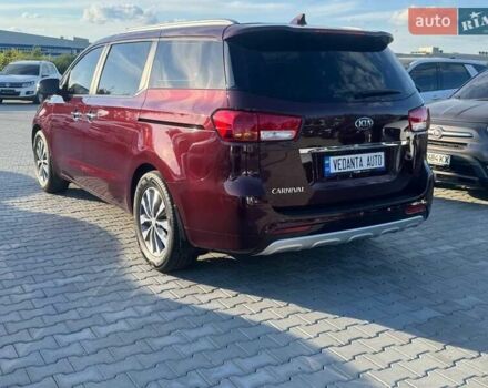 Красный Киа Карнивал, объемом двигателя 2.2 л и пробегом 151 тыс. км за 21500 $, фото 7 на Automoto.ua