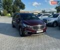 Красный Киа Карнивал, объемом двигателя 2.2 л и пробегом 151 тыс. км за 21500 $, фото 2 на Automoto.ua
