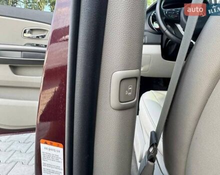 Красный Киа Карнивал, объемом двигателя 2.2 л и пробегом 151 тыс. км за 21500 $, фото 24 на Automoto.ua