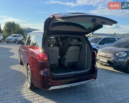 Красный Киа Карнивал, объемом двигателя 2.2 л и пробегом 151 тыс. км за 21500 $, фото 6 на Automoto.ua