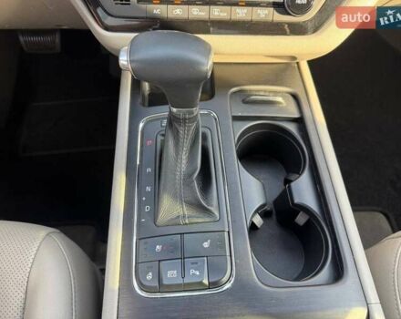 Красный Киа Карнивал, объемом двигателя 2.2 л и пробегом 151 тыс. км за 21500 $, фото 16 на Automoto.ua