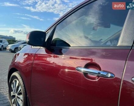 Красный Киа Карнивал, объемом двигателя 2.2 л и пробегом 151 тыс. км за 21500 $, фото 3 на Automoto.ua