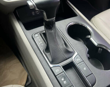 Красный Киа Карнивал, объемом двигателя 2.2 л и пробегом 117 тыс. км за 23800 $, фото 18 на Automoto.ua