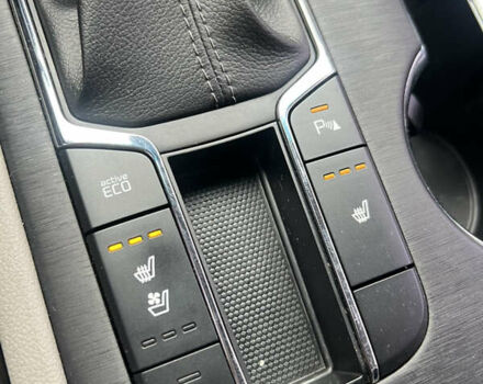 Красный Киа Карнивал, объемом двигателя 2.2 л и пробегом 117 тыс. км за 23800 $, фото 23 на Automoto.ua