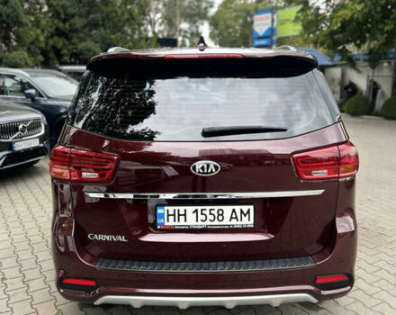 Красный Киа Карнивал, объемом двигателя 2.2 л и пробегом 117 тыс. км за 23800 $, фото 3 на Automoto.ua