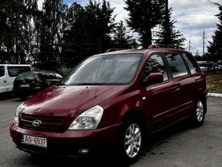 Киа Карнивал 2007 в Ровно на Automoto.ua Красный Киа Карнивал, объемом двигателя 2.9 л и пробегом 200 тыс. км за 3200 $, фото 1 на Automoto.ua
