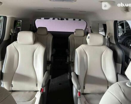 Киа Карнивал, объемом двигателя 2.2 л и пробегом 100 тыс. км за 43000 $, фото 14 на Automoto.ua