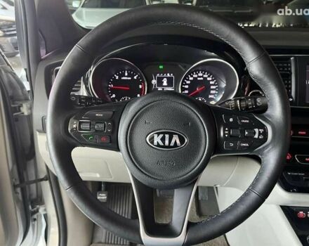 Киа Карнивал, объемом двигателя 2.2 л и пробегом 177 тыс. км за 19500 $, фото 11 на Automoto.ua