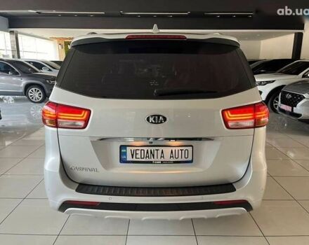 Киа Карнивал, объемом двигателя 2.2 л и пробегом 177 тыс. км за 19500 $, фото 6 на Automoto.ua