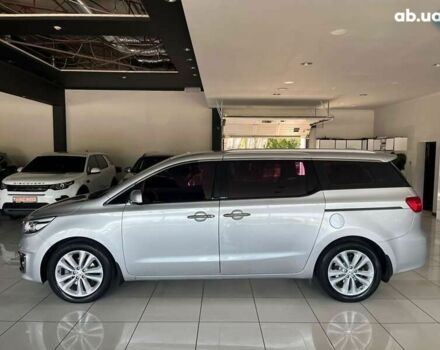 Киа Карнивал, объемом двигателя 2.2 л и пробегом 177 тыс. км за 19500 $, фото 4 на Automoto.ua