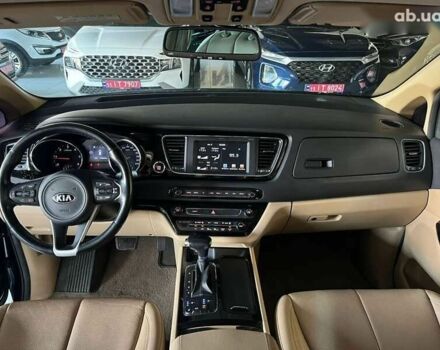 Киа Карнивал, объемом двигателя 2.2 л и пробегом 179 тыс. км за 23500 $, фото 20 на Automoto.ua