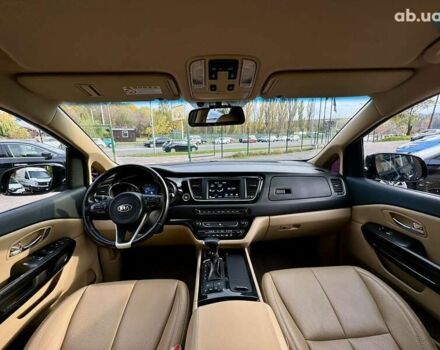 Киа Карнивал, объемом двигателя 2.2 л и пробегом 179 тыс. км за 19900 $, фото 1 на Automoto.ua