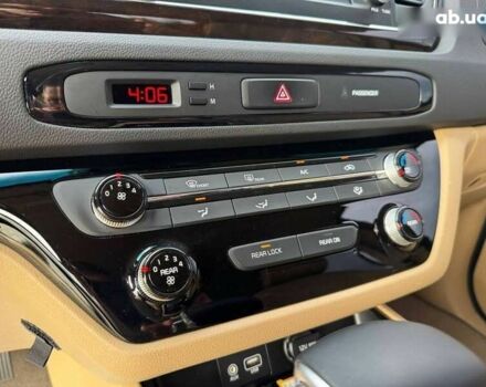 Киа Карнивал, объемом двигателя 2.2 л и пробегом 41 тыс. км за 30500 $, фото 16 на Automoto.ua