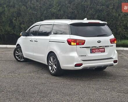 Киа Карнивал, объемом двигателя 2.2 л и пробегом 134 тыс. км за 28900 $, фото 4 на Automoto.ua