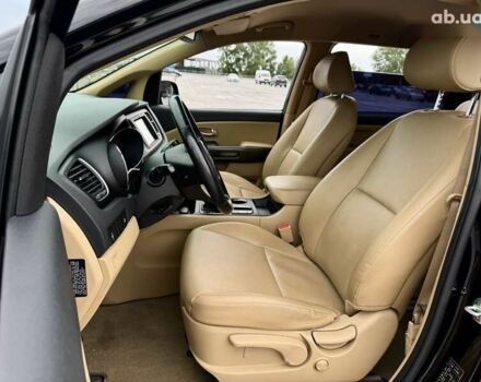 Киа Карнивал, объемом двигателя 2.2 л и пробегом 78 тыс. км за 25500 $, фото 19 на Automoto.ua