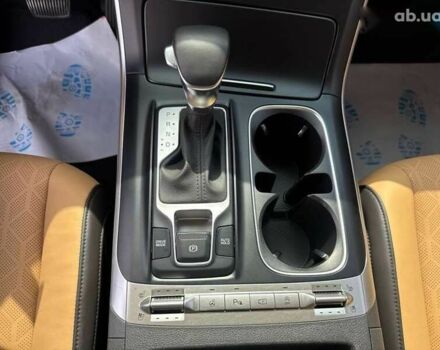 Кіа Карнівал, об'ємом двигуна 2.2 л та пробігом 113 тис. км за 38500 $, фото 21 на Automoto.ua