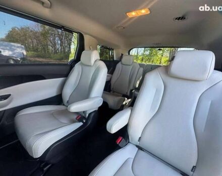 Киа Карнивал, объемом двигателя 2.2 л и пробегом 61 тыс. км за 47500 $, фото 27 на Automoto.ua