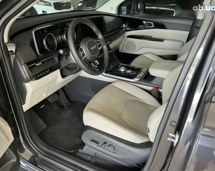 Киа Карнивал, объемом двигателя 2.2 л и пробегом 33 тыс. км за 46500 $, фото 24 на Automoto.ua