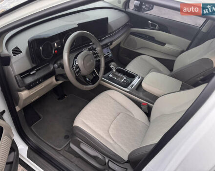Киа Карнивал, объемом двигателя 2.2 л и пробегом 33 тыс. км за 39900 $, фото 9 на Automoto.ua