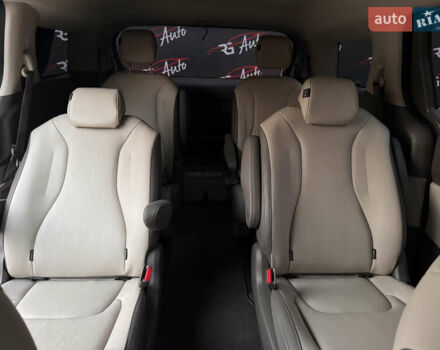 Киа Карнивал, объемом двигателя 2.2 л и пробегом 33 тыс. км за 39900 $, фото 7 на Automoto.ua