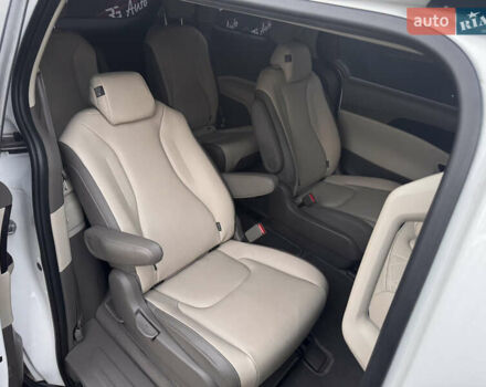 Киа Карнивал, объемом двигателя 2.2 л и пробегом 33 тыс. км за 39900 $, фото 6 на Automoto.ua