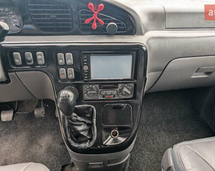 Серый Киа Карнивал, объемом двигателя 2.9 л и пробегом 350 тыс. км за 2150 $, фото 14 на Automoto.ua