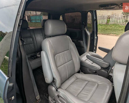 Серый Киа Карнивал, объемом двигателя 2.9 л и пробегом 350 тыс. км за 2150 $, фото 22 на Automoto.ua