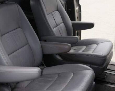 Серый Киа Карнивал, объемом двигателя 2.9 л и пробегом 3 тыс. км за 4599 $, фото 16 на Automoto.ua