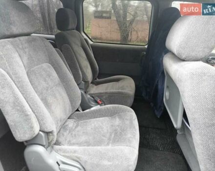 Серый Киа Карнивал, объемом двигателя 2.9 л и пробегом 348 тыс. км за 4300 $, фото 4 на Automoto.ua