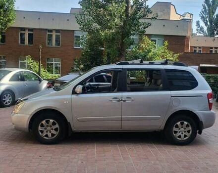 Серый Киа Карнивал, объемом двигателя 2.9 л и пробегом 330 тыс. км за 6200 $, фото 1 на Automoto.ua