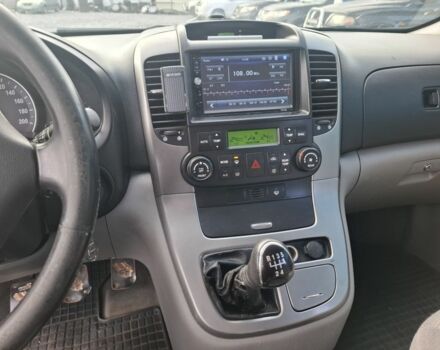 Сірий Кіа Карнівал, об'ємом двигуна 2.9 л та пробігом 267 тис. км за 5400 $, фото 7 на Automoto.ua