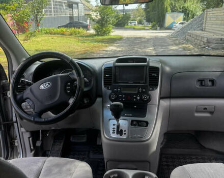 Серый Киа Карнивал, объемом двигателя 2.9 л и пробегом 245 тыс. км за 8200 $, фото 10 на Automoto.ua