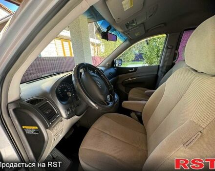 Серый Киа Карнивал, объемом двигателя 2.9 л и пробегом 180 тыс. км за 6500 $, фото 3 на Automoto.ua