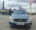 Серый Киа Карнивал, объемом двигателя 2.9 л и пробегом 210 тыс. км за 5300 $, фото 1 на Automoto.ua