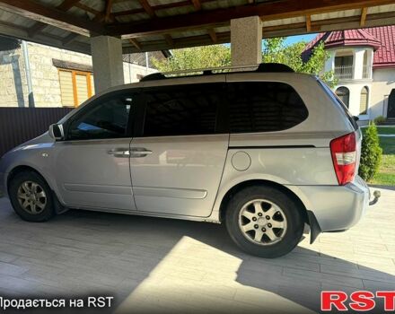 Серый Киа Карнивал, объемом двигателя 2.9 л и пробегом 180 тыс. км за 6500 $, фото 4 на Automoto.ua