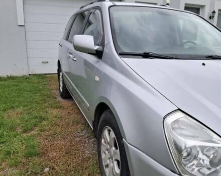 Серый Киа Карнивал, объемом двигателя 2.9 л и пробегом 336 тыс. км за 6300 $, фото 2 на Automoto.ua