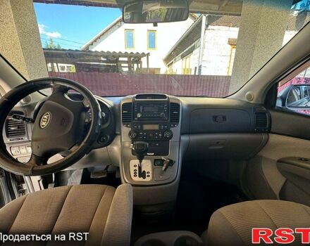 Серый Киа Карнивал, объемом двигателя 2.9 л и пробегом 180 тыс. км за 6500 $, фото 7 на Automoto.ua