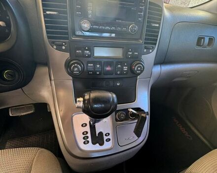 Серый Киа Карнивал, объемом двигателя 2.9 л и пробегом 180 тыс. км за 6500 $, фото 9 на Automoto.ua