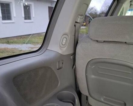 Серый Киа Карнивал, объемом двигателя 2.9 л и пробегом 336 тыс. км за 6300 $, фото 19 на Automoto.ua